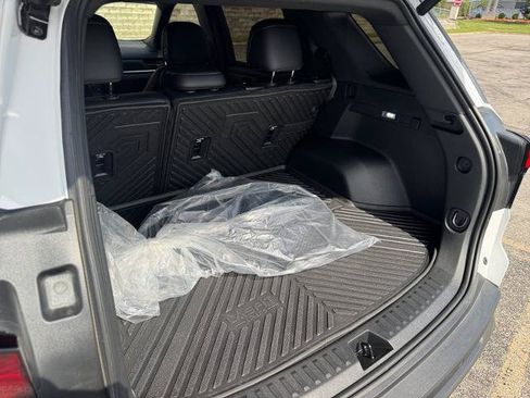 Used 2026 GMC Terrain Elevation w/ Elevation Premium Package FWD image 16