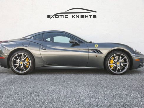 Used 2010 Ferrari California RWD image 1