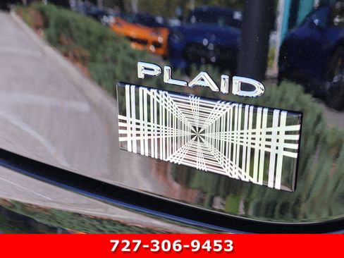 Used 2021 Tesla Model S Plaid image 8