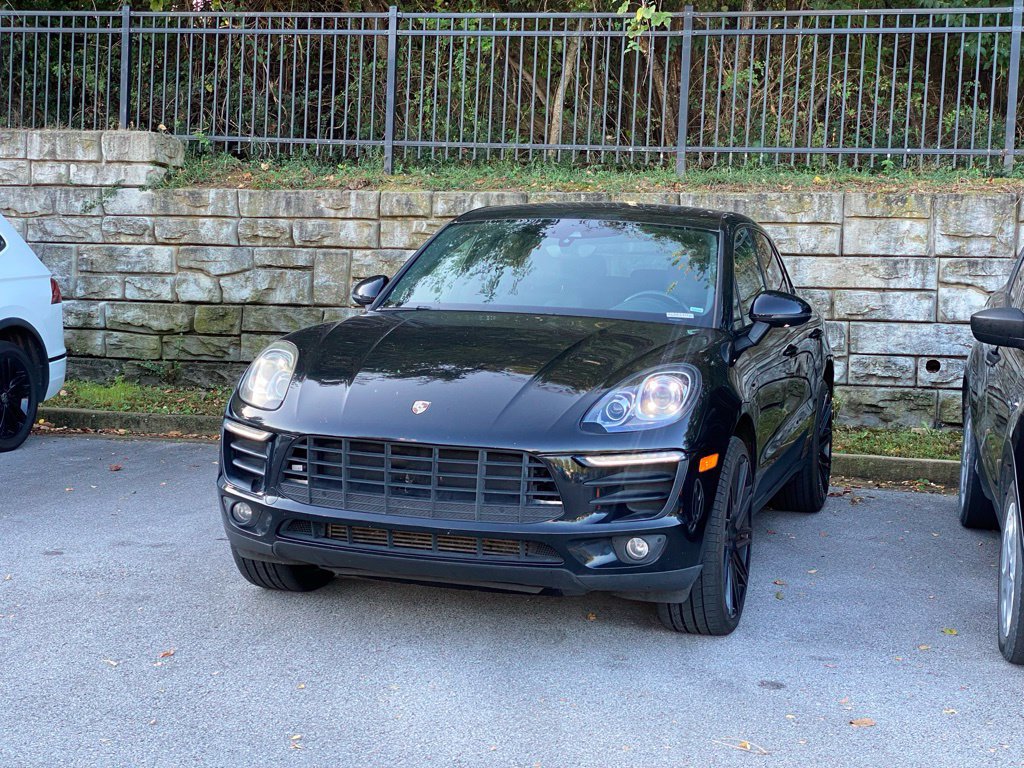 Used 2017 Porsche Macan AWD/4WD image 3