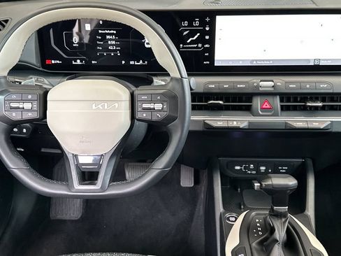 Certified 2025 Kia K4 GT-Line FWD image 16