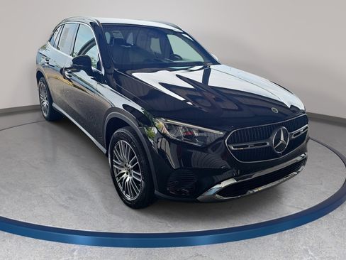 Used 2026 Mercedes-Benz GLC 300 image 4