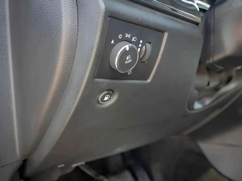 Used 2018 Jeep Grand Cherokee Overland image 21