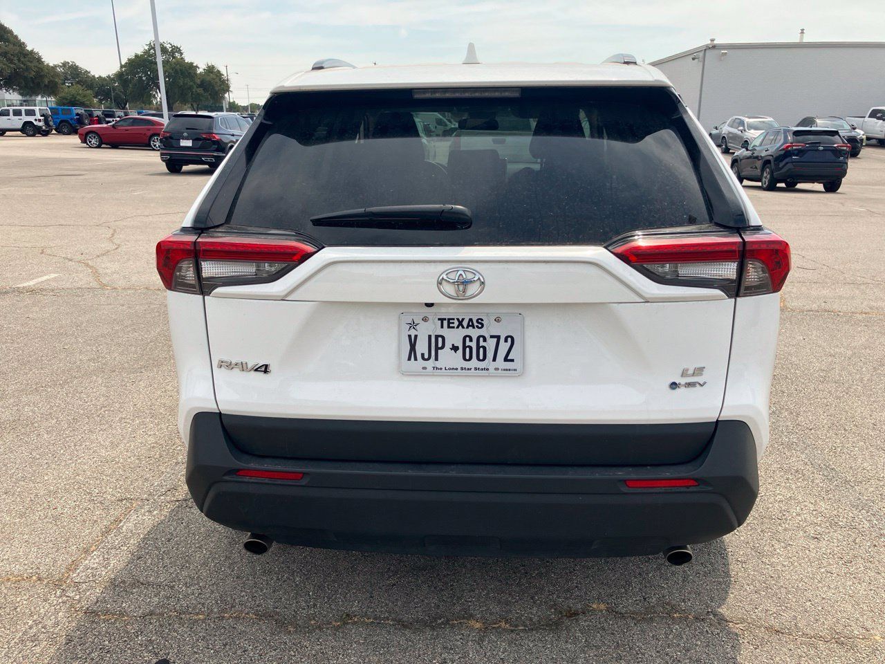 Used 2025 Toyota RAV4 LE AWD/4WD image 5