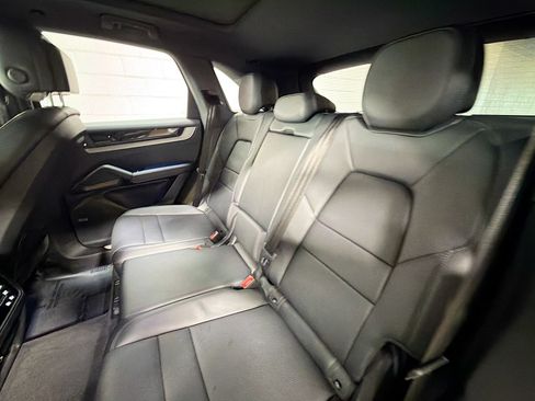 Certified 2024 Porsche Cayenne AWD/4WD image 20