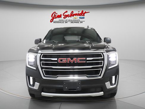 Used 2022 GMC Yukon SLT w/ SLT Luxury Package AWD/4WD image 3