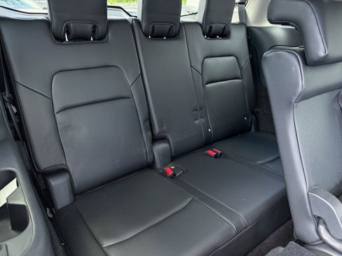 Used 2024 Nissan Pathfinder SL AWD/4WD image 18