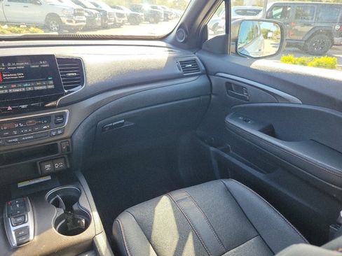 Certified 2023 Honda Passport TrailSport image 18