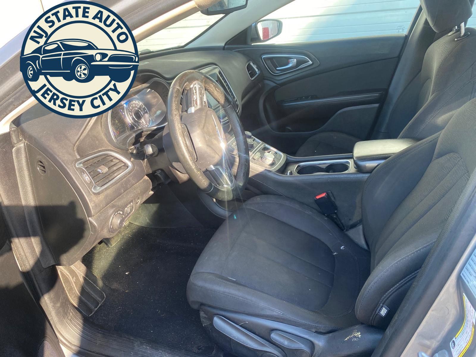 Used 2016 Chrysler 200 Limited FWD image 4