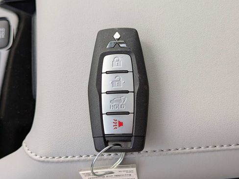 New 2026 Mitsubishi Outlander SEL image 31