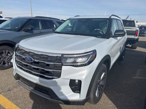 New 2026 Ford Explorer Active w/ Active Comfort Package image 1