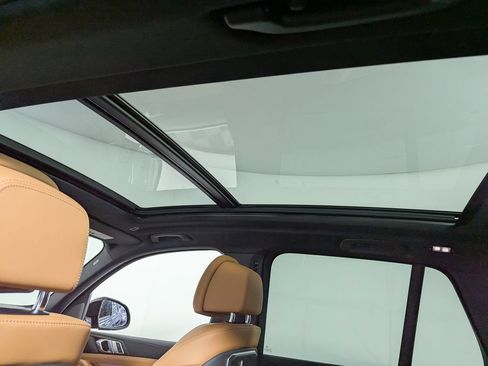 Used 2025 BMW X5 xDrive40i w/ M Sport Package AWD/4WD image 15