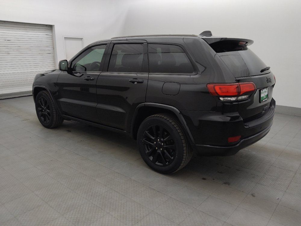 Used 2018 Jeep Grand Cherokee Altitude RWD image 3