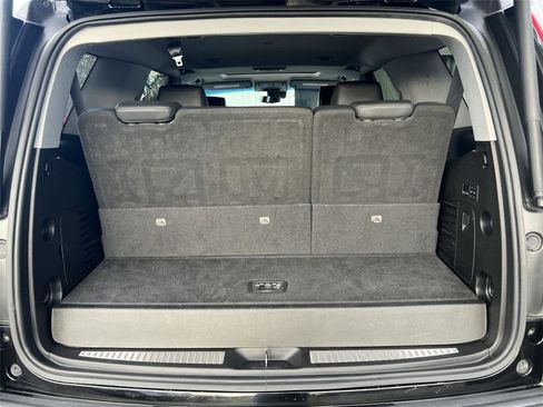 Used 2018 Cadillac Escalade Luxury image 28