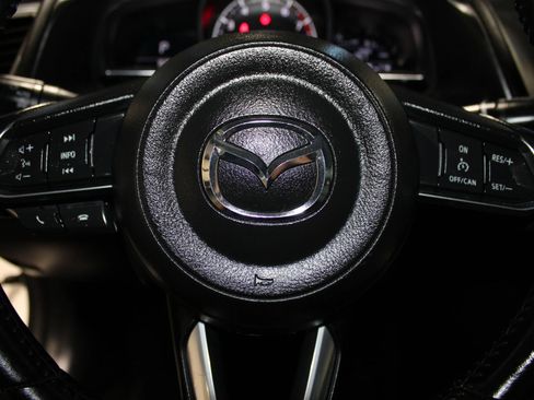 Used 2018 MAZDA MAZDA3 Grand Touring FWD image 21