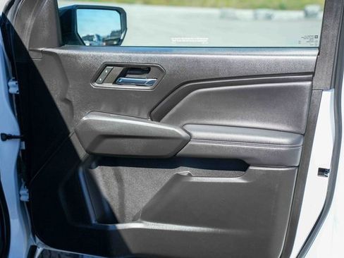 Used 2024 GMC Canyon Elevation image 17