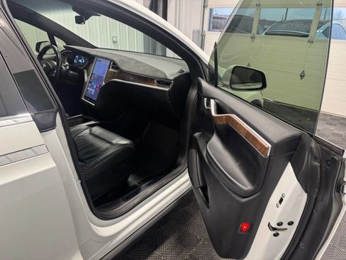 Used 2017 Tesla Model X P100D image 28