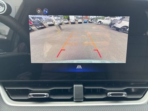 Used 2026 Chevrolet Equinox LT FWD image 22