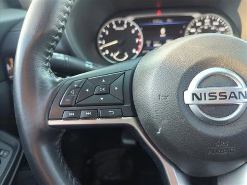 Used 2022 Nissan Sentra SV FWD image 12