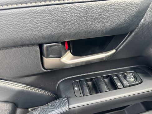 Used 2024 Toyota Tacoma Limited w/ Limited Package (LT) image 12