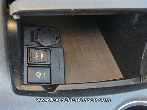 Used 2015 Toyota Camry XSE image 25