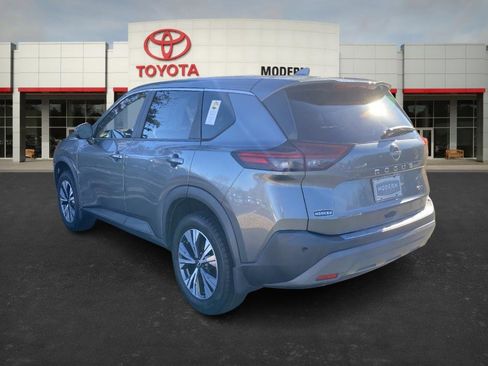 Used 2023 Nissan Rogue SV image 6