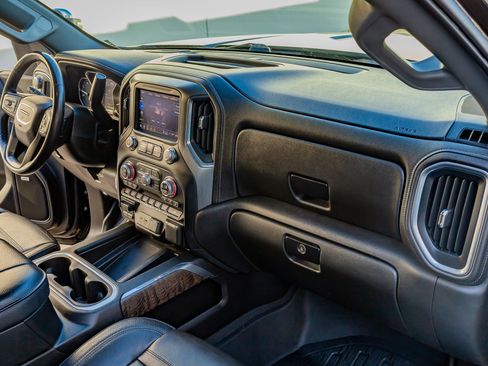 Used 2023 GMC Sierra 3500 Denali image 18