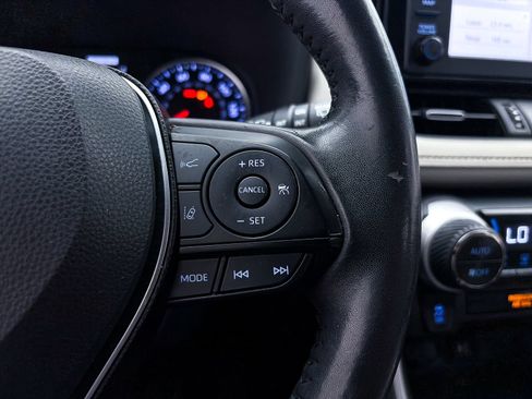 Used 2019 Toyota RAV4 XLE Premium w/ Carpet Mat Package FWD image 30