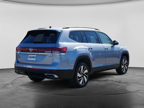 Used 2025 Volkswagen Atlas SE AWD/4WD image 9