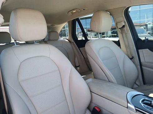 Used 2019 Mercedes-Benz GLC 300 image 17