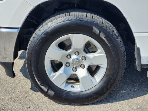 Used 2023 RAM 1500 Big Horn AWD/4WD image 9