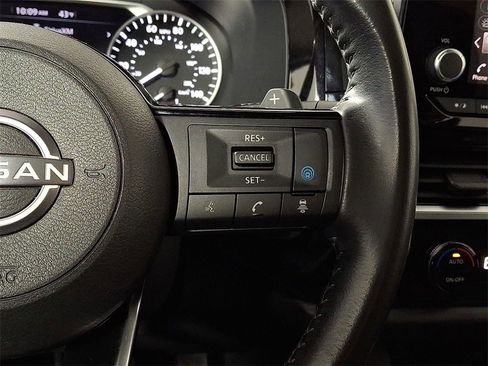 Used 2022 Nissan Pathfinder SV w/ SV Premium Package image 21