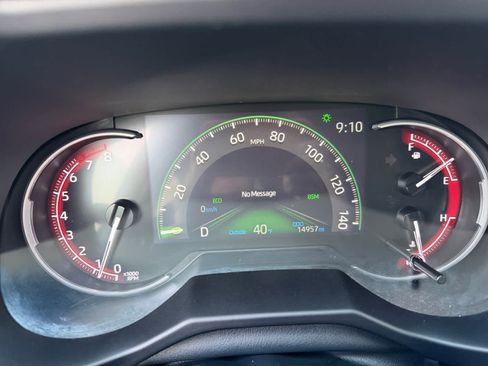 Used 2025 Toyota RAV4 XLE w/ Convenience Package image 5