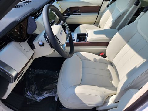 New 2026 Land Rover Range Rover Long Wheelbase SE AWD/4WD image 9