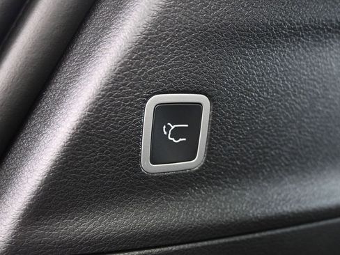 New 2026 Chrysler Pacifica Select w/ S Appearance Package image 38