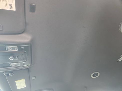 Used 2021 Chevrolet Suburban Z71 AWD/4WD image 26