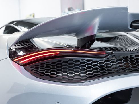 Used 2024 McLaren 750S image 19