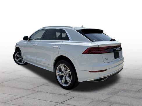 Used 2023 Audi Q8 Premium image 4