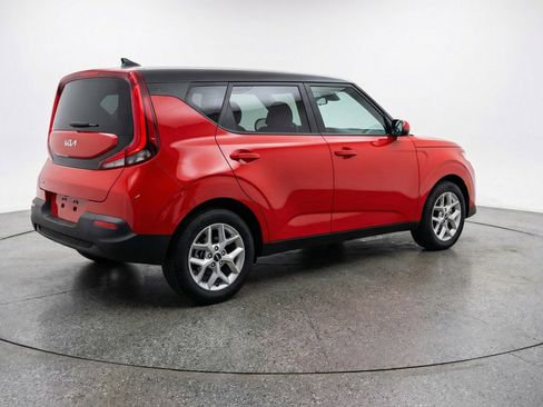 Used 2025 Kia Soul LX w/ LX Technology Package image 7