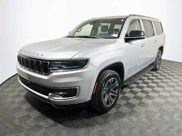 Used 2024 Jeep Wagoneer L Series II w/ Flexible Seating Group RWD image 4