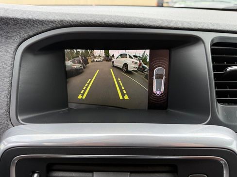 Used 2018 Volvo V60 T5 Cross Country w/ Convenience Package image 25