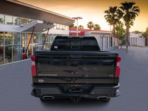 Used 2021 Chevrolet Silverado 1500 LT Trail Boss w/ Convenience Package II AWD/4WD image 4