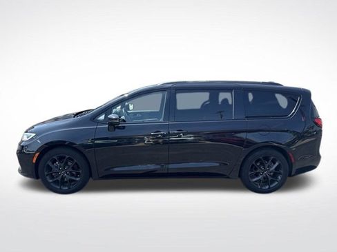 Used 2021 Chrysler Pacifica Touring w/ S Appearance Package FWD image 6