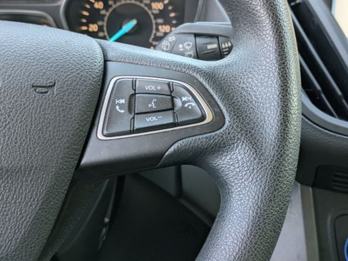 Used 2019 Ford Escape SE image 24