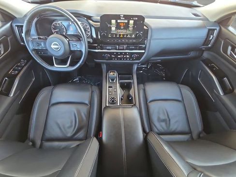 Used 2025 Nissan Pathfinder SL image 20