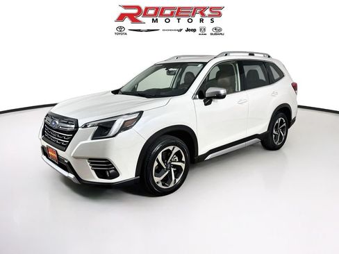 Certified 2023 Subaru Forester Touring AWD/4WD image 3