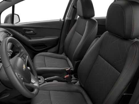 Used 2017 Chevrolet Trax LT w/ LT Convenience Package AWD/4WD image 6
