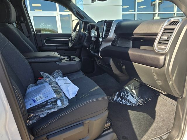 Used 2025 RAM 2500 Big Horn AWD/4WD image 10