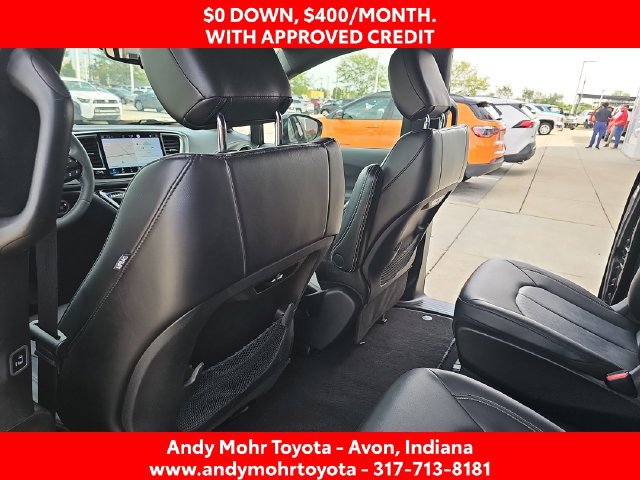 Used 2024 Chrysler Pacifica Limited FWD image 28