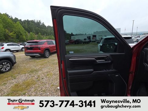 Used 2024 GMC Sierra 1500 SLT w/ SLT Premium Plus Package AWD/4WD image 8